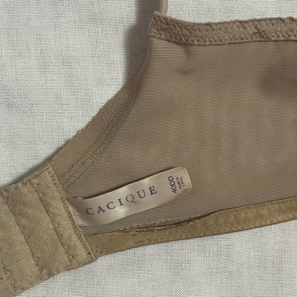 Cacique tan nude 40 DD used condition push up great support. - Picture 8 of 12